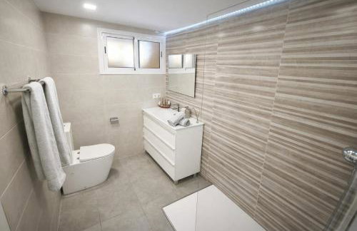 VIP Poolsuite Calafell - Photo 13