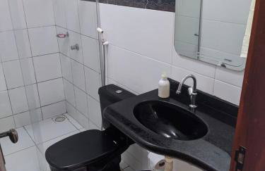 Apartamento Amplo e familiar em frente à Igreja do Céu - Foto 8