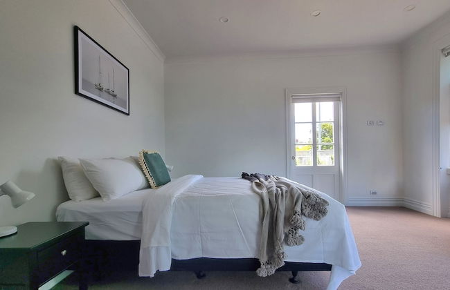 Cheerful 5 - Bedroom Home - Free Parking - Foto 13