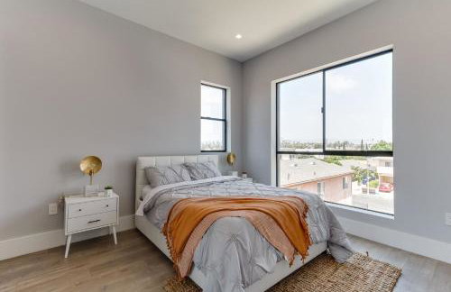Luxury Modern 4 Bedroom 4 Bathroom Home with Rooftop Deck #4 - Foto 17