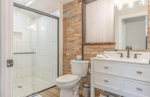 Converted Blacksmith shop walking distance to downtown Douglas! - Foto 8