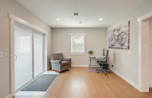 Patio and Fire Pit Retreat 2 Mi to Cape Cod Beaches - Foto 12