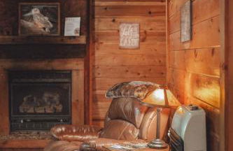 Great Frontier Cabin at American Heartland Cabins - Photo 11