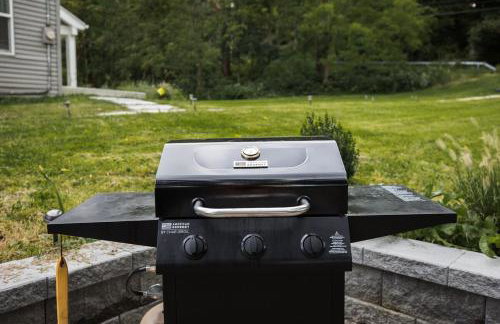 Rustic Luxe Creekside Retreat with Hot Tub and Fire Pit, Minutes From Hudson - Foto 12