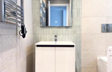 110 - Beachside Renovated 1BR apt 5 min from Beach - Photo 4