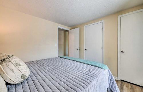 Inviting Charlotte Getaway - Half Mile to UNC! - Foto 23