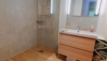 Rez de Jardin appartement T3 76 m2 6 personnes - Foto 3, Shower