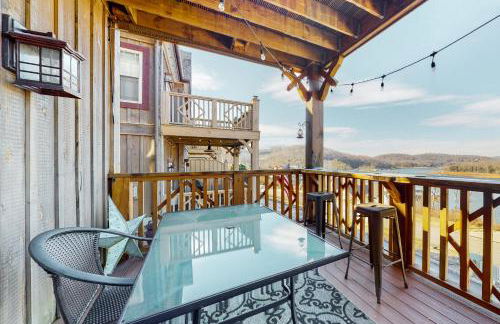 Spacious Lakeview Townhouse Sleeps 8 Deck Grill - Foto 4