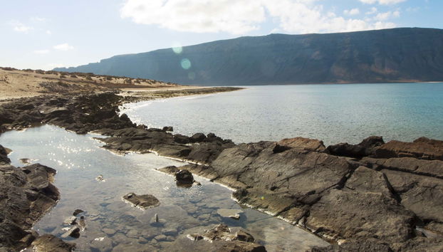 Ilha de La Graciosa de ferry por conta própria