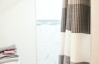 Charm City Luxury 4 Bedroom Brick Home - Foto 14