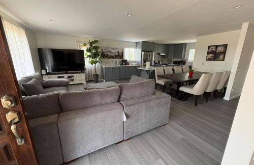 Newly Renovated Lakefront with Dock - Foto 50