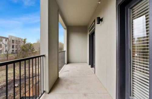 Modern Austin 2BR 2B Apt with Pool Parking & WIFI - Foto 10