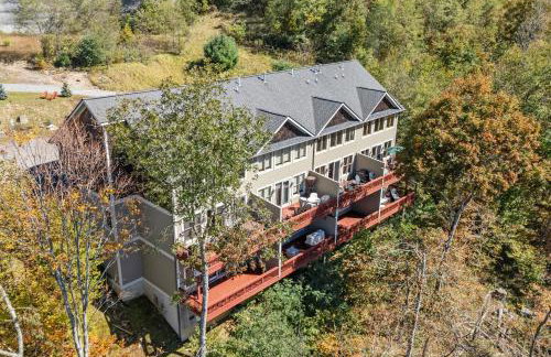 Wolf's Den~Views~Hot Tub~Home Theater~Hatley Ski! - Foto 68