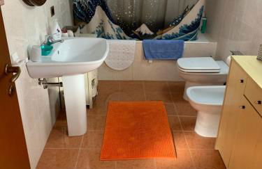 Entire apartment in Panoramic Villa with Bathtub - Photo 5