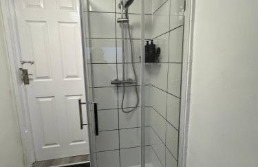 CityBuzz 4 Bedroom House in Nottingham Sleep 7 - Foto 31