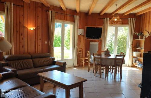 Gîte les 4 saisons - Intérieur bois - Lac de Chalain - Foto 3