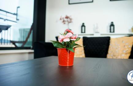 Penthouse - Amazing City Skyline Views - Balcony - FREE extra 2 hours - FREE Parking - Utilita Arena - Bullring Shopping - New St Station- Super King Size Bed - Foto 81