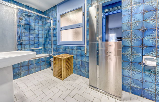 Beautiful Apartment With View - Photo 22