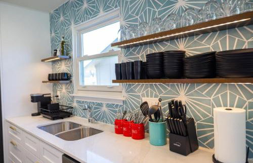 Luxury 4BR Oasis with Pool, Hot Tub & Game Room! - Foto 5