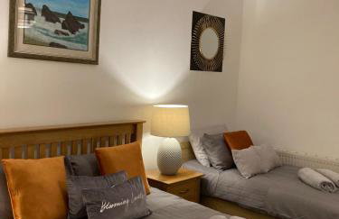 Beautiful apartment one double bedroom with additional single bed and one single bedroom with a sofa bed in lounge - Foto 7