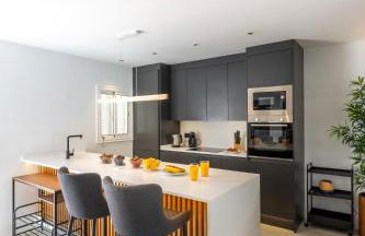 Designer loft with pool, with gigantic terrace and private parking & in the city centre - Foto 1