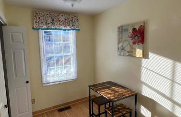 The White Door 2-bedroom townhouse near VT & RU - Foto 2