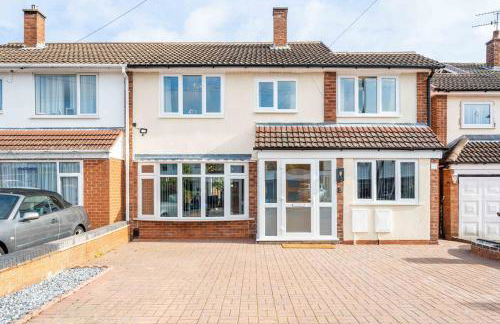 6 Bedroom, 2 Bathroom Modern, Spacious Home - Foto 12