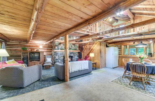 Authentic Log Cabin with Private Pond in Glidden - Foto 7