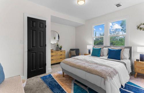 Spacious 4BR House Near Downtown, Perfect for Groups & Pets - Foto 10