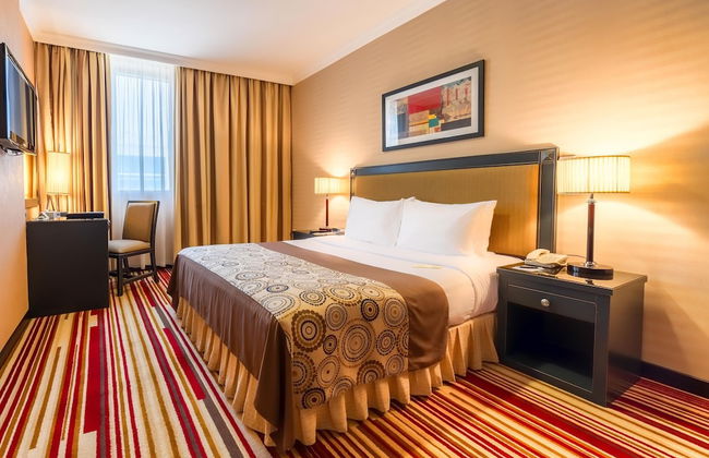 Executive Suites - Photo 14