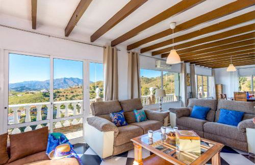 Villa Alqueria by Villa Plus - Photo 7