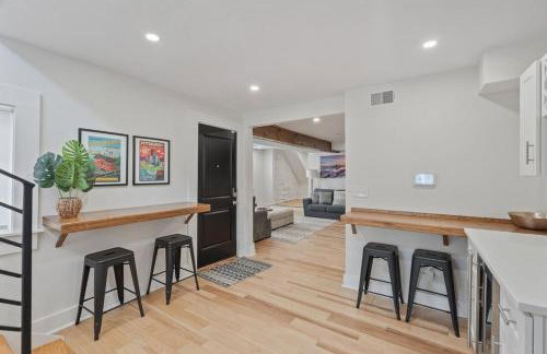 3BR Stylish Retreat, Minutes from Downtown Pittsburgh, Free 3-Car Parking - Foto 48