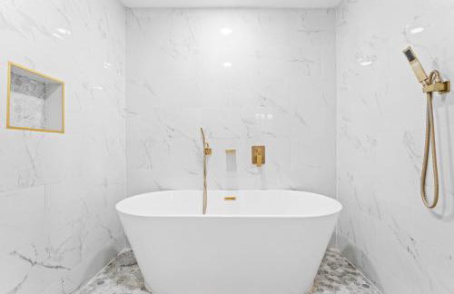 Relaxed Luxury Pet Friendly Home with Pool and Backyard Lounge in San Antonio, TX - Foto 31