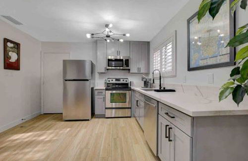 Resort Style 4 bedroom House with Pool Minutes from Strip - Foto 8