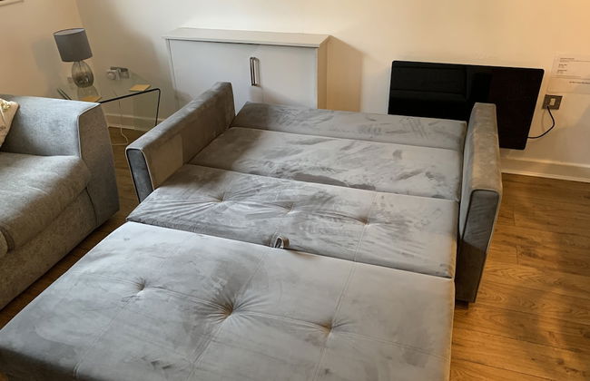 Stylish and Immaculate 2-bed Apartment in Leigh - Foto 15