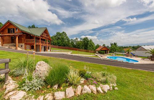 Luxury Family Lodge - Pool, Spa & Tennis Paradise - Photo 19