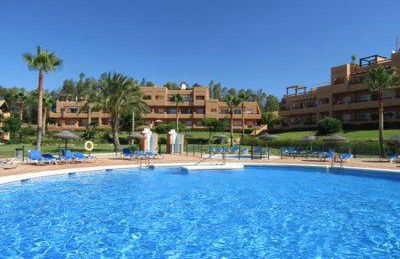 CASARES appart 2 ch dans parc tropical avec vue sur mer, montagne et piscine - Photo 18