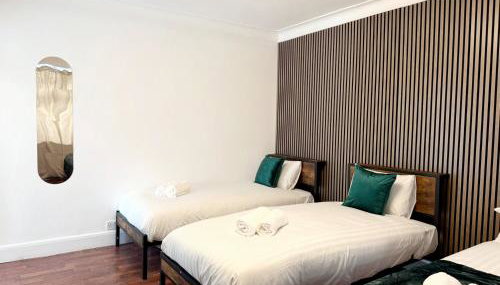 BE-1st Floor Quad Room in Wembley! - Foto 5