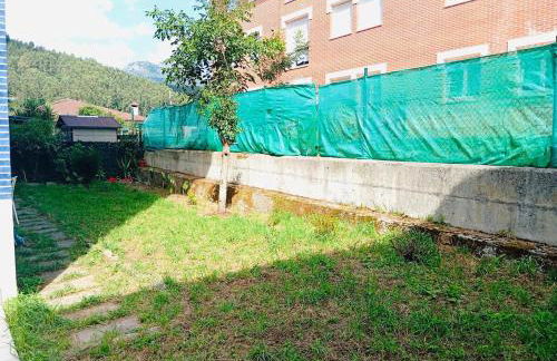 Familiar bajo con jardín en Gibaja - Foto 11