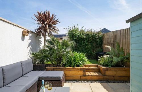 Stylish Home with Private Parking & Garden - Foto 5