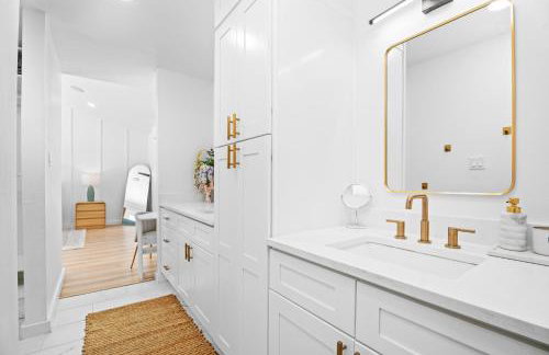 Relaxed Luxury Pet Friendly Home with Pool and Backyard Lounge in San Antonio, TX - Foto 26