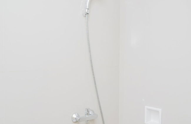 Comfy and Minimalist Studio Apartment at Tree Park BSD - Foto 9