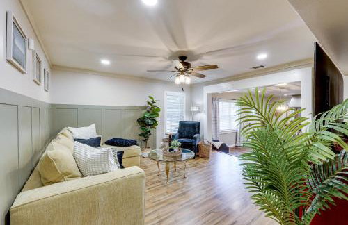 On-Site Creek and Spacious Yard Family Gem in Royal - Foto 7