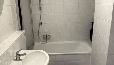 Großzügige 2-Zimmer-Wohnung mit Balkon, ruhige Lage - Foto 4