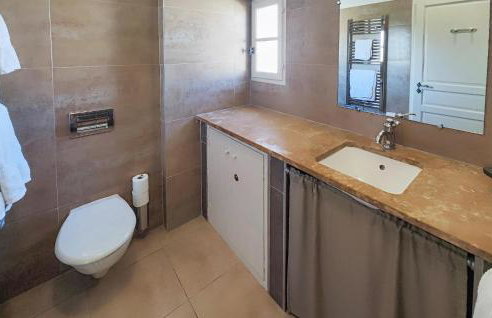 Awesome Home In Saint-Laurent-De-La-Ca - Foto 28