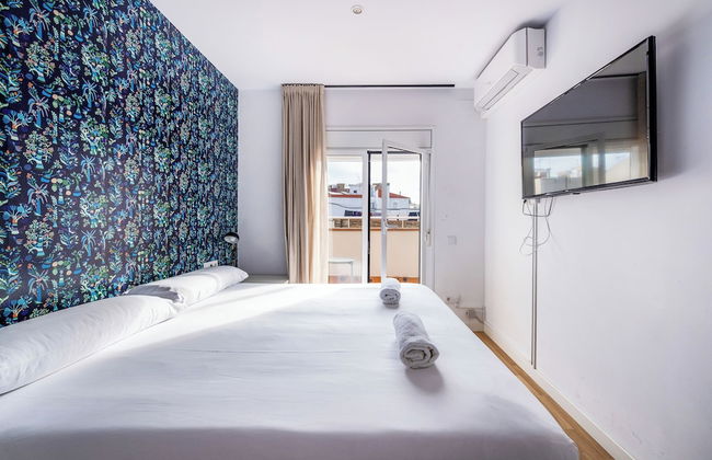 AinB Barcelona Sants Apartments - Photo 37