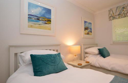 Dunbheag Cottage - Photo 21