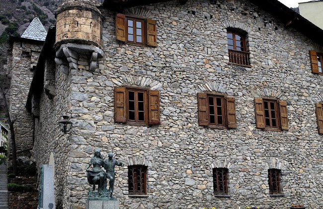 O melhor de Andorra la Vella: Arte, Patrimônio e vistas alpinas - Foto 2