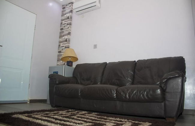 Premiership UK Suites - Photo 16