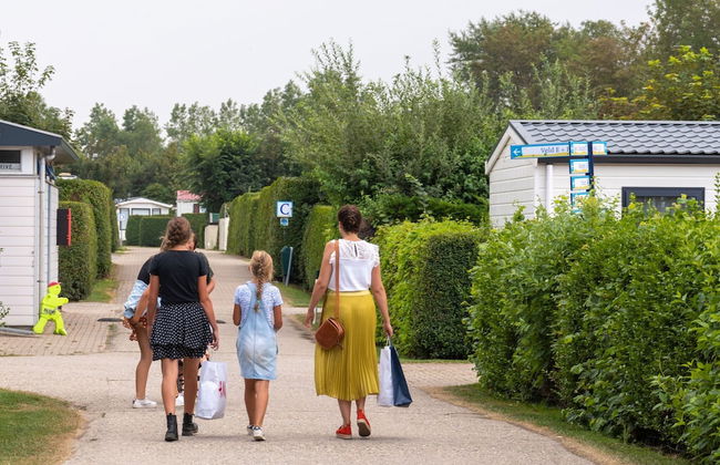 Comfortable Chalet With Microwave, on a Holiday Park 1 km. From the Beach - Photo 39